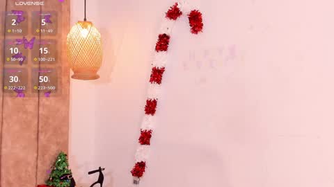 Snapshot of violethilton chatting on 12.23.24 violeth online show from 12.23.24
