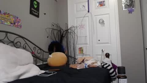 Snapshot of violethooper chatting on 01.08.25 Violet Hooper online show from 01.08.25