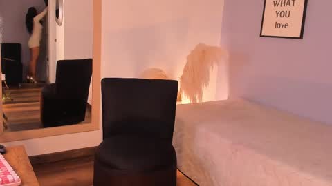 violetta_bold online show from 02.15.25