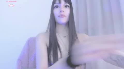 Snapshot of violettbones chatting on 10.18.25 Violett online show from 10.18.25