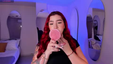 Violett Castel online show from 10.24.25