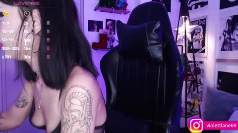 Snapshot of violettlane chatting on 12.19.24 Violeta online show from 12.19.24