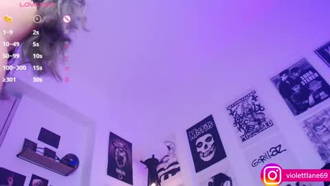 Snapshot of violettlane chatting on 01.10.25 Violeta online show from 01.10.25