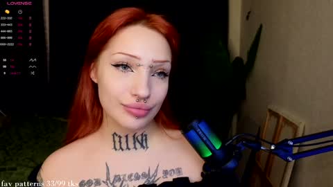 Snapshot of violetvio1ator chatting on 12.06.24 Dommy mommy online show from 12.06.24