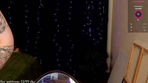 Snapshot of violetvio1ator chatting on 12.18.24 Dommy mommy online show from 12.18.24