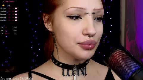 Snapshot of violetvio1ator chatting on 01.10.25 Dommy mommy online show from 01.10.25