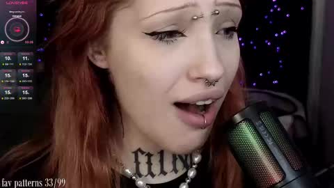 Snapshot of violetvio1ator chatting on 02.21.25 Dommy mommy online show from 02.21.25