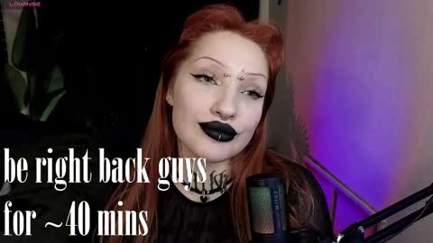 Snapshot of violetvio1ator chatting on 02.21.25 Dommy mommy online show from 02.21.25