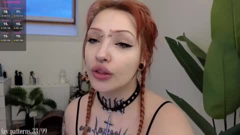 Snapshot of violetvio1ator chatting on 03.10.25 Dommy mommy online show from 03.10.25