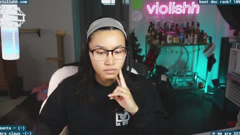 Snapshot of violishh chatting on 12.18.24 follow me on twitter violishh and ig violishh online show from 12.18.24