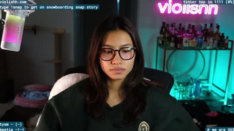 Snapshot of violishh chatting on 02.03.25 follow me on twitter violishh and ig violishh online show from 02.03.25