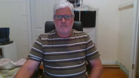 Snapshot of viper654321 chatting on 01.12.25 viper654321 online show from 01.12.25