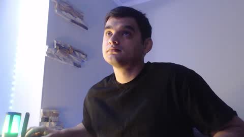 Snapshot of virgil____ chatting on 12.01.24 virgil____ online show from 12.01.24