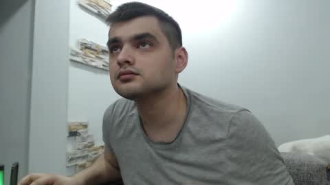 Snapshot of virgil____ chatting on 09.08.25 virgil____ online show from 09.08.25