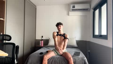 vitoraugustoxxx online show from 10.04.25