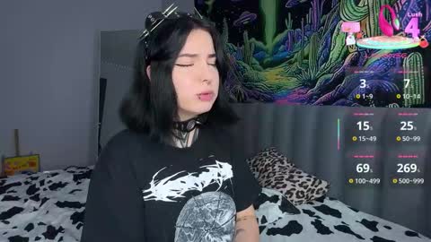 Snapshot of vivi__squirrel chatting on 10.14.25 Vivi online show from 10.14.25