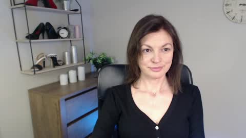 Vivian online show from 02.12.25