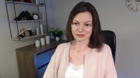 Vivian online show from 02.17.25