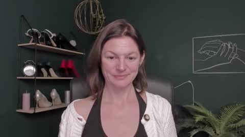 Vivian online show from 11.10.25