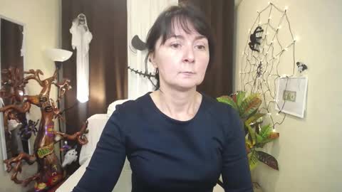 Snapshot of vivianguchih chatting on 10.12.25 vivianguchih online show from 10.12.25
