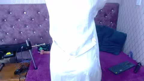 VivianRose online show from 10.04.25