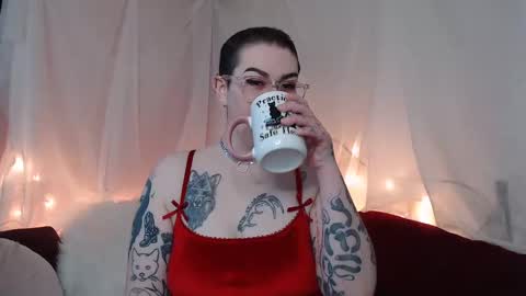 Snapshot of vixinvvitch chatting on 12.21.24 VIXIN online show from 12.21.24