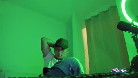 Snapshot of volt_boy57 chatting on 11.04.25 volt_boy57 online show from 11.04.25