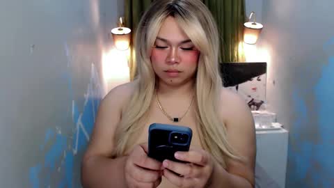 Snapshot of voluptuousts chatting on 12.09.24 Nathalie online show from 12.09.24