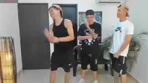 voyeurism_guys online show from 09.10.25