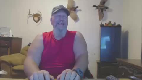 Snapshot of walkingbird chatting on 10.11.25 walkingbird online show from 10.11.25