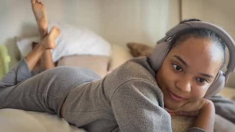 Layla friends call me Koko online show from 09.23.25