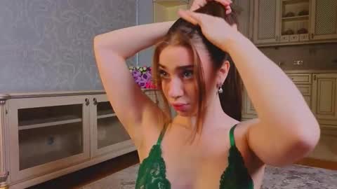 Snapshot of wandabraund chatting on 09.17.25 hello guys im Lilian online show from 09.17.25