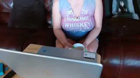 Snapshot of watchedging chatting on 03.08.25 Hereforfun online show from 03.08.25