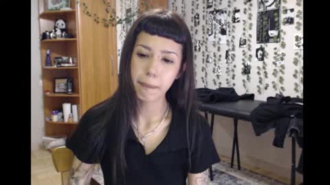 Mina online show from 10.30.25