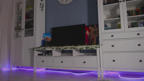 Snapshot of weed_princesss chatting on 12.02.24 moon online show from 12.02.24