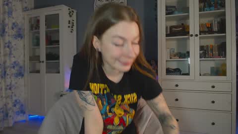 Snapshot of weed_princesss chatting on 01.28.25 moon online show from 01.28.25