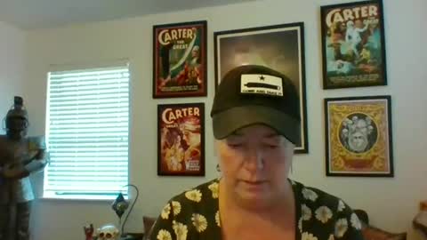 Snapshot of wendycu chatting on 10.07.25 WendyCU online show from 10.07.25