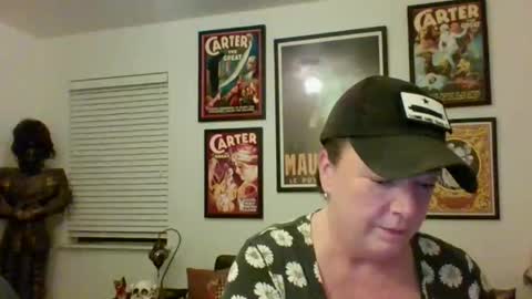 Snapshot of wendycu chatting on 10.10.25 WendyCU online show from 10.10.25