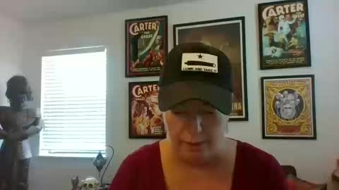 Snapshot of wendycu chatting on 10.13.25 WendyCU online show from 10.13.25