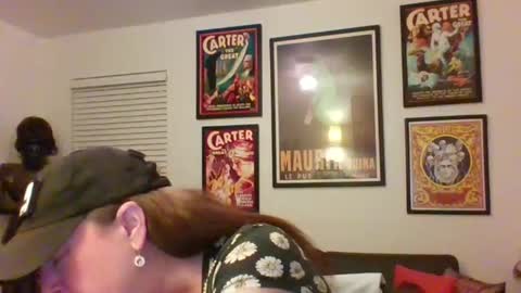 Snapshot of wendycu chatting on 10.20.25 WendyCU online show from 10.20.25