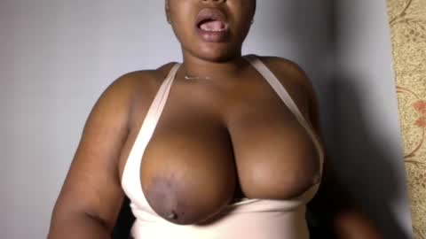 Snapshot of wet_pussyy24 chatting on 12.19.24 lily online show from 12.19.24