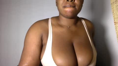 Snapshot of wet_pussyy24 chatting on 12.19.24 lily online show from 12.19.24