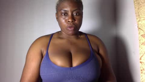 Snapshot of wet_pussyy24 chatting on 12.29.24 lily online show from 12.29.24