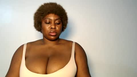 Snapshot of wet_pussyy24 chatting on 10.19.25 lily online show from 10.19.25