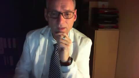 Snapshot of wetsuitedman chatting on 12.30.24 Franz online show from 12.30.24