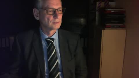 Snapshot of wetsuitedman chatting on 02.13.25 Franz online show from 02.13.25