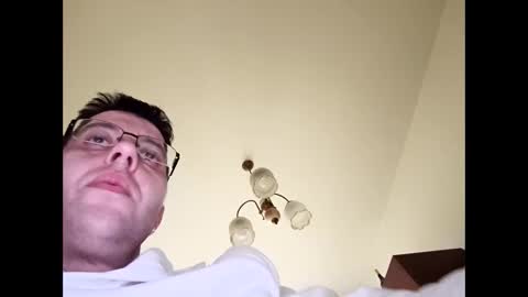 Snapshot of whatwouldyouliketosee chatting on 12.03.24 stoffy online show from 12.03.24