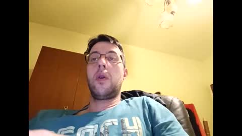 Snapshot of whatwouldyouliketosee chatting on 02.13.25 stoffy online show from 02.13.25