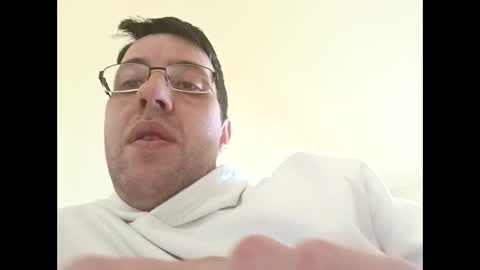 Snapshot of whatwouldyouliketosee chatting on 02.20.25 stoffy online show from 02.20.25