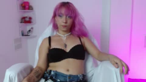 Snapshot of whineth chatting on 11.18.25 whineth online show from 11.18.25